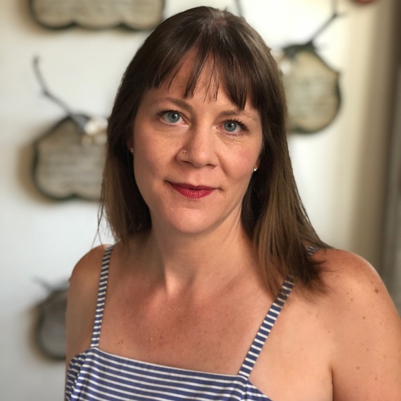 Meet your Posher, Beth - Picture 1 of 1